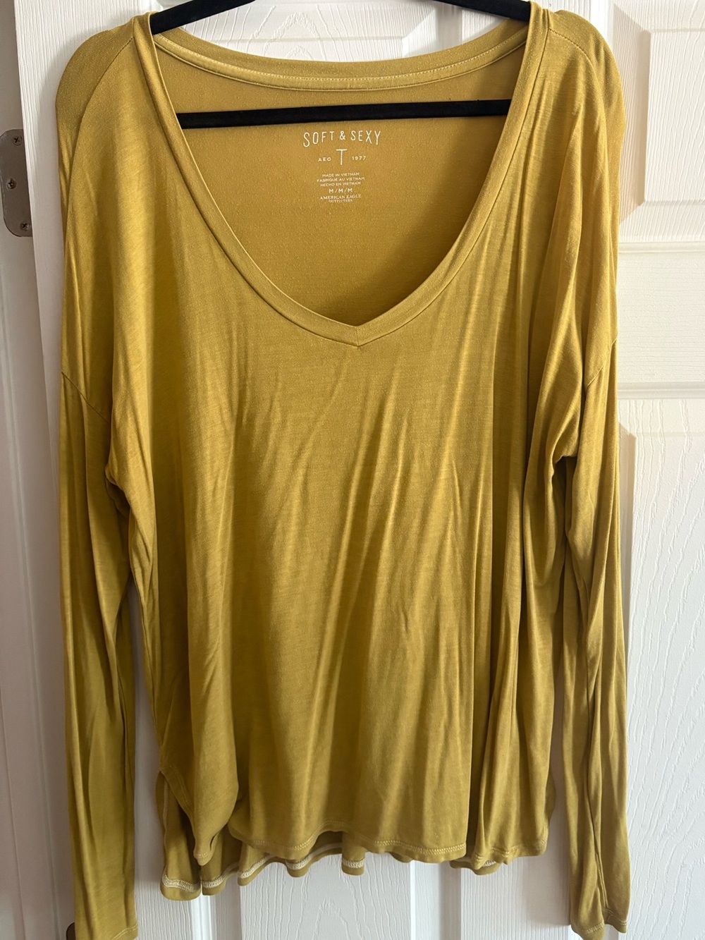 American Eagle soft & sexy long sleeve v neck blouse top comfy stretchy M